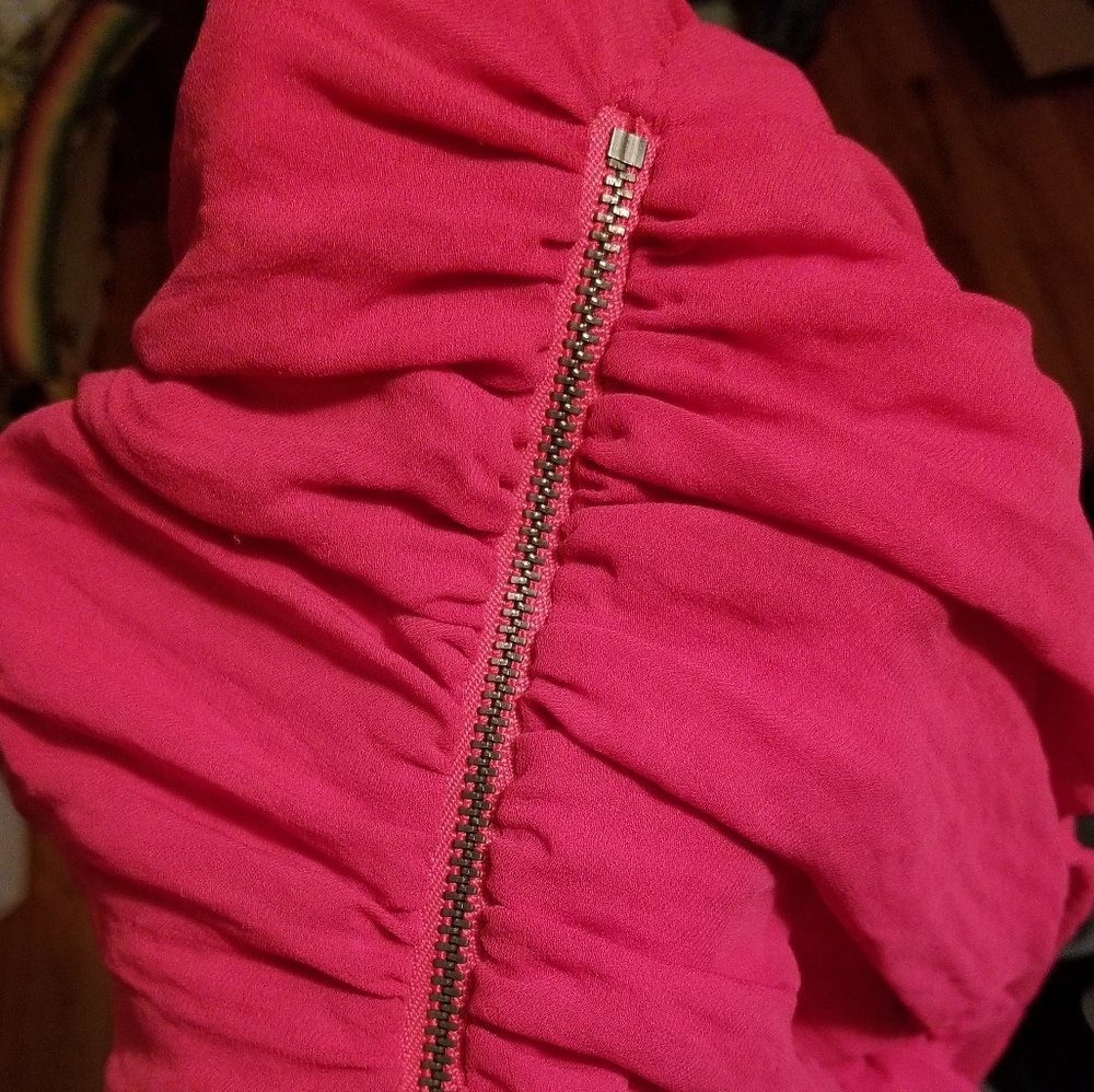 Alice + Olivia Pink Ruched Detail Dress - Picture 5 of 7